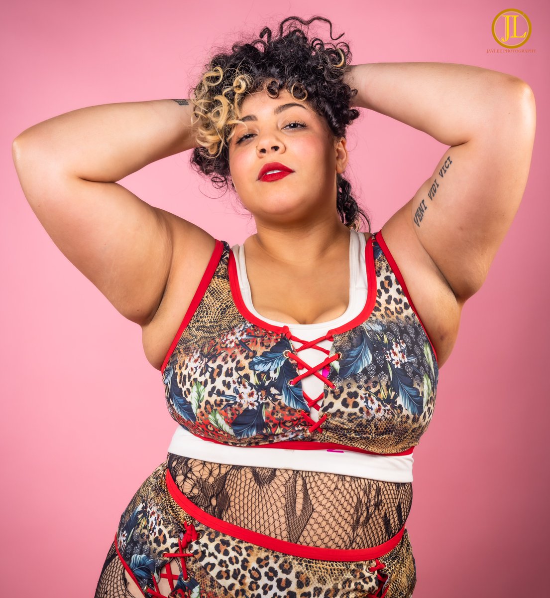 JayLeeAC's tweet photo. Gorgeous!!! 😍😍 @QueenBeeBrookeV https://t.co/swZr21zxom