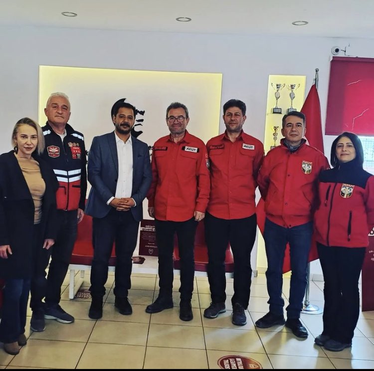 222EMD1's tweet photo. @akutdernegi ve @222motosikletdernegi olarak bu gün @atacagkoleji ne ziyaret yaptık.
 Görüşmelerimiz neticesinde olumlu ve pozitif projeler ortaya çıktı.
 En kısa zamanda güzel haberleri siz değerli dostlarımız ve halkımızla paylaşmayı umuyoruz. #proje #akut #HepBirlikte #pozitif https://t.co/5WaxogXwfg