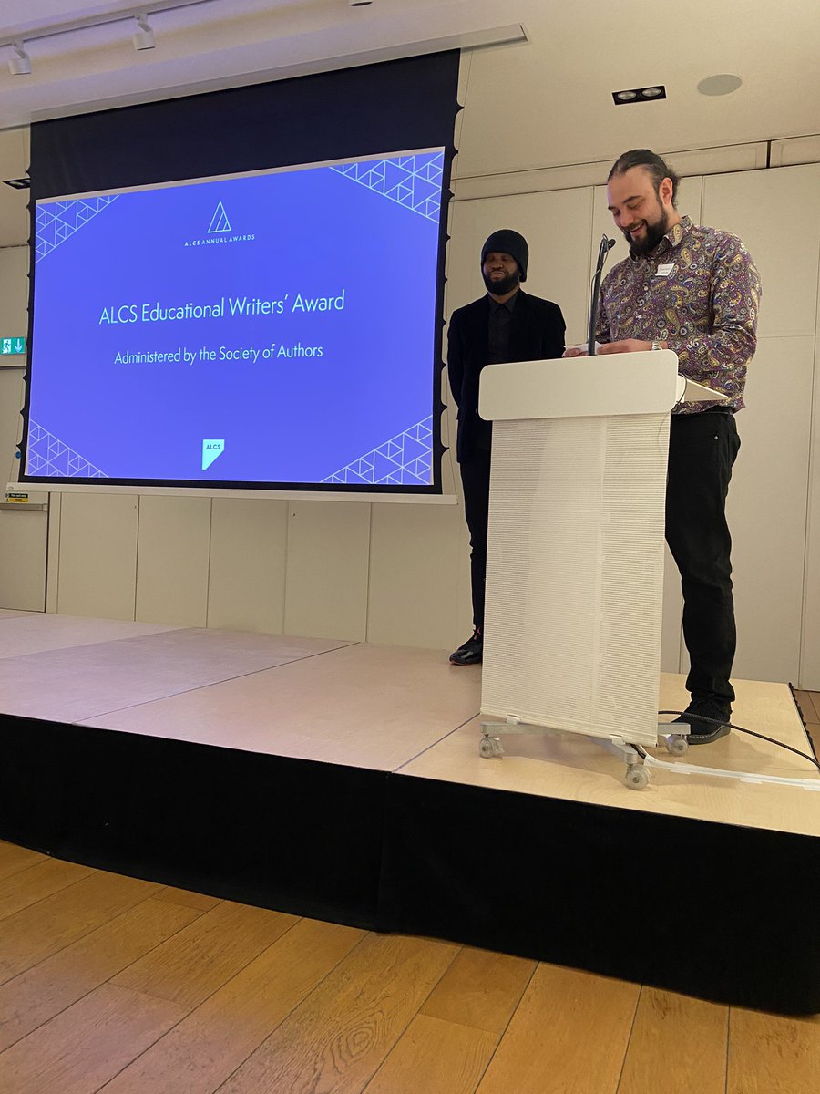 ALCS_UK's tweet photo. First up it’s the Educational Writers’ Award and we have judge Sean Chuhan here tonight - “each book shortlisted left an incredibly meaningful impression on each of us” #EWA22 #ALCSAwards https://t.co/Ai28MnYPCt