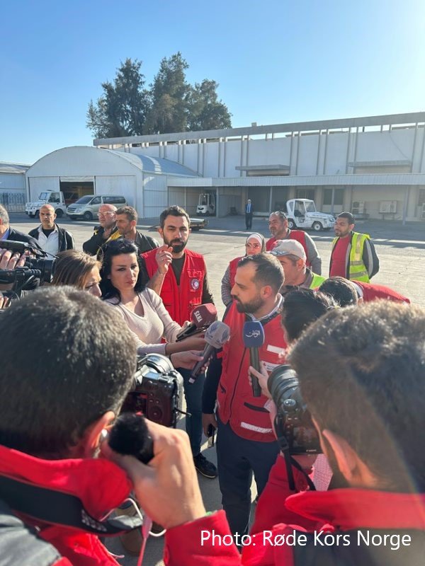 NorwayMFA's tweet photo. Vital humanitarian aid from Norway to earthquake affected population just arrived in Syria. @rodekorsnorge has sent special tents, water purification kits &amp; other needed items by plane.
🇳🇴embassy accompanied @rodekorsnorge &amp; @SYRedCrescent at Damascus airport today to receive it. https://t.co/c6DAHraJ5B