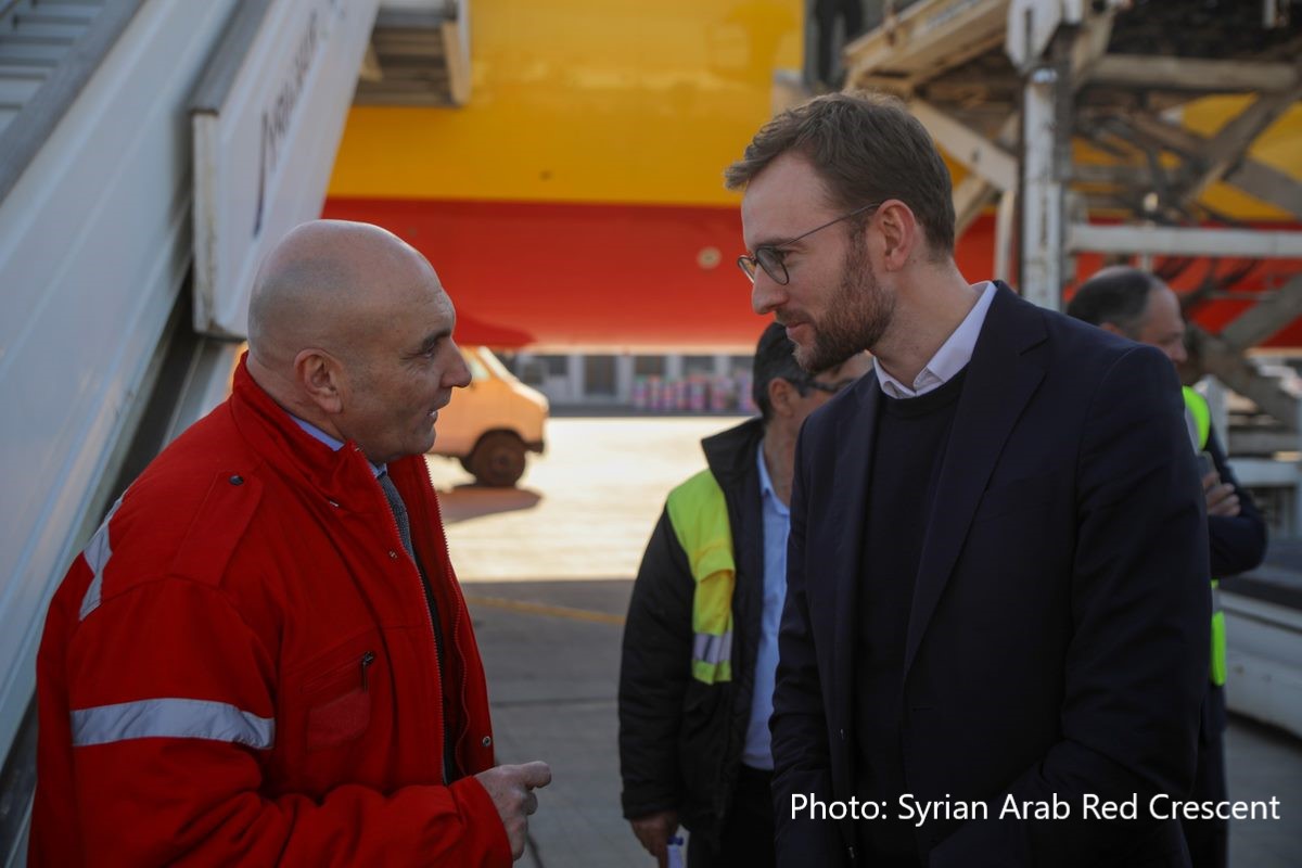 NorwayMFA's tweet photo. Vital humanitarian aid from Norway to earthquake affected population just arrived in Syria. @rodekorsnorge has sent special tents, water purification kits &amp; other needed items by plane.
🇳🇴embassy accompanied @rodekorsnorge &amp; @SYRedCrescent at Damascus airport today to receive it. https://t.co/c6DAHraJ5B
