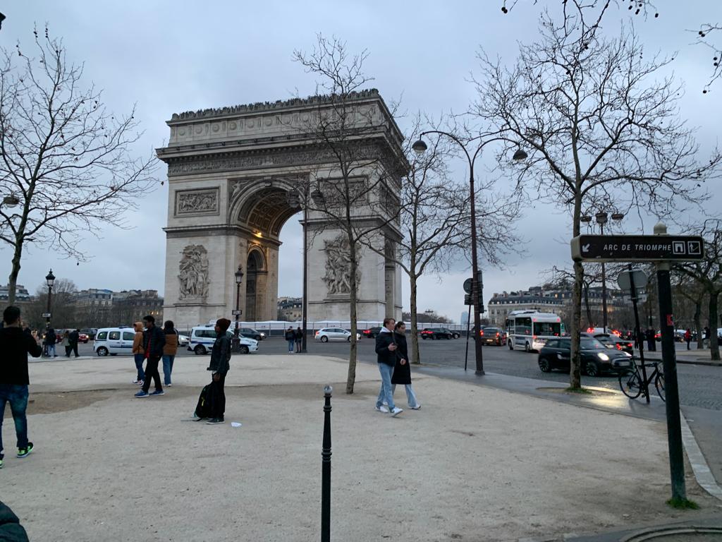 lgs_modlangs's tweet photo. Fab day seeing beautiful Paris 😍 Obligatory coffee stop too, bien sûr! https://t.co/OcFaWY2LT3