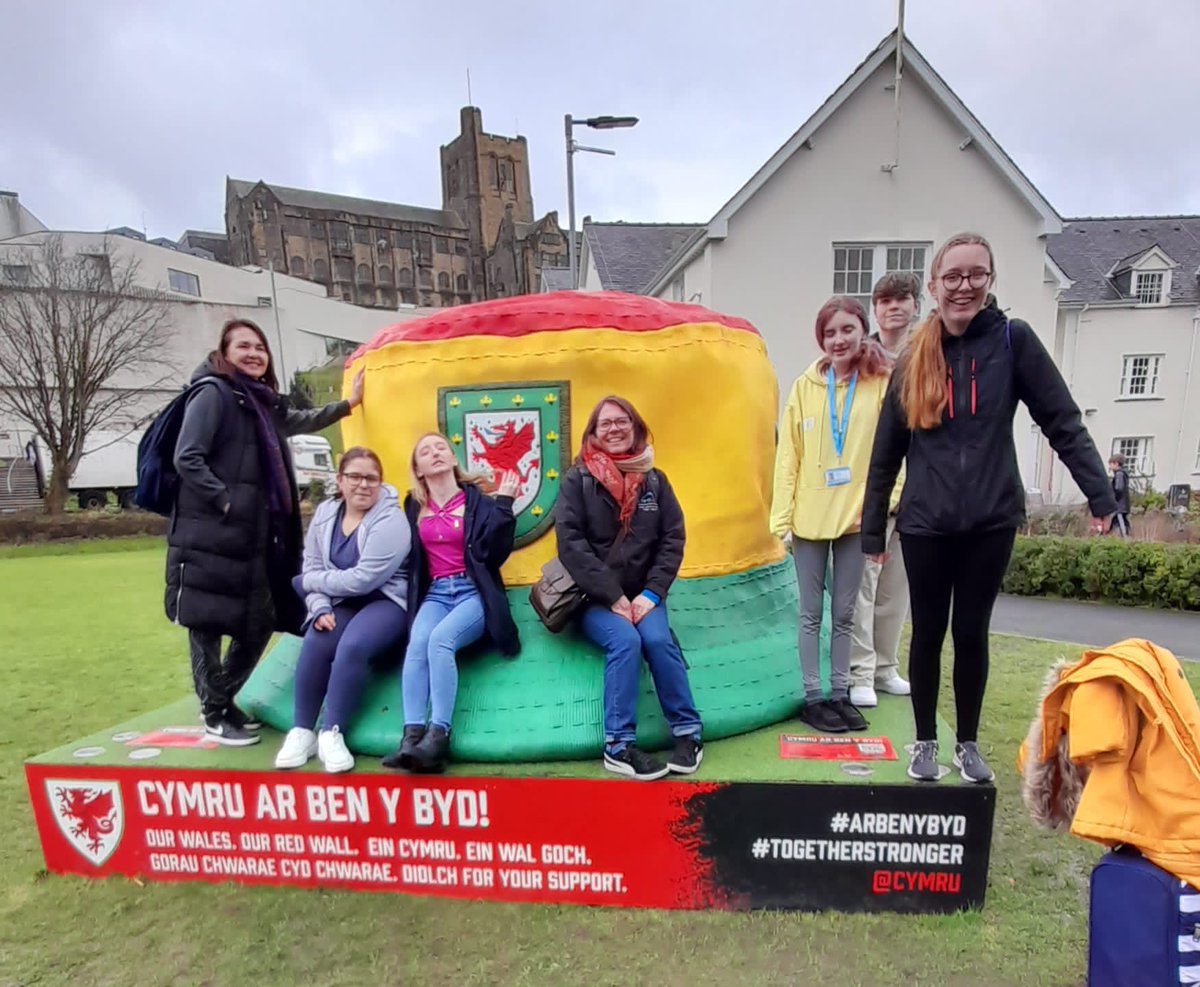 WcdYoung's tweet photo. Day 1 of our Peer Mentor Training Residential for some of our older YC's. We have arrived at the bunkhouse and ready for an evening of Netflix and snacks. @CreduCarers @CarersTrustWal #makingcarercount #triangletrust https://t.co/AfoXqVbHnR