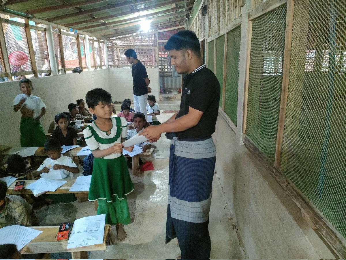 RoRiyazKhan's tweet photo. Today we take Final exam of Burmese Subject from class 1 to 3 at #powerofeducation Basic Education Middle School in Camp-16. Please everyone pray for to get high marks.
#education
#POE
#RohingyaStudent
#examPaper https://t.co/0NC2HTdRQj