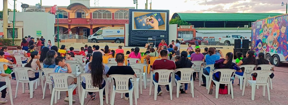 💙 Niñas y niños del municipio de Emiliano Zapata conocieron a Luca y visitaron el Museo No T Quemes 😉
#Chiapas <a href="/mihermanoluca/">My Brother Luca</a> <a href="/michouymau/">Michou y Mau</a> <a href="/DeliaGlz/">☁️元みさきFC</a>