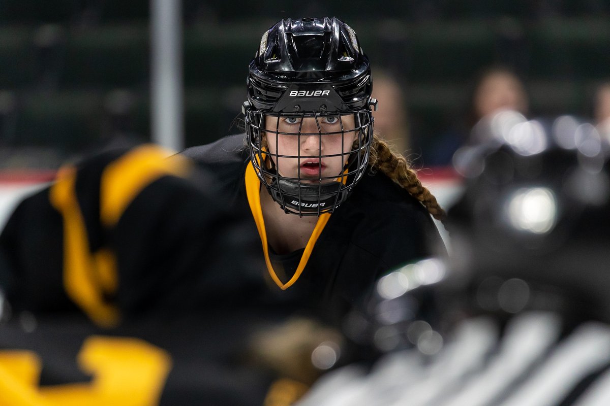 YouthHockeyHub's tweet photo. GHS 
Class A State QF 

Great effort today by Mankato East.

SR McKenzie Keller (LR) told YHH earlier this year. "My goal is to be in the moment, score a goal and have fun."

She checked all three boxes today! https://t.co/LLYzYRthwY
