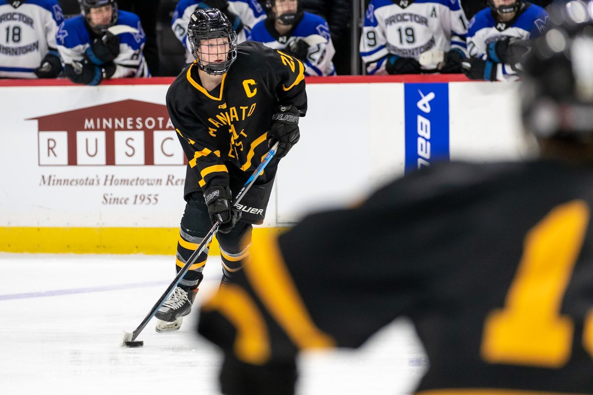 YouthHockeyHub's tweet photo. GHS 
Class A State QF 

Great effort today by Mankato East.

SR McKenzie Keller (LR) told YHH earlier this year. "My goal is to be in the moment, score a goal and have fun."

She checked all three boxes today! https://t.co/LLYzYRthwY