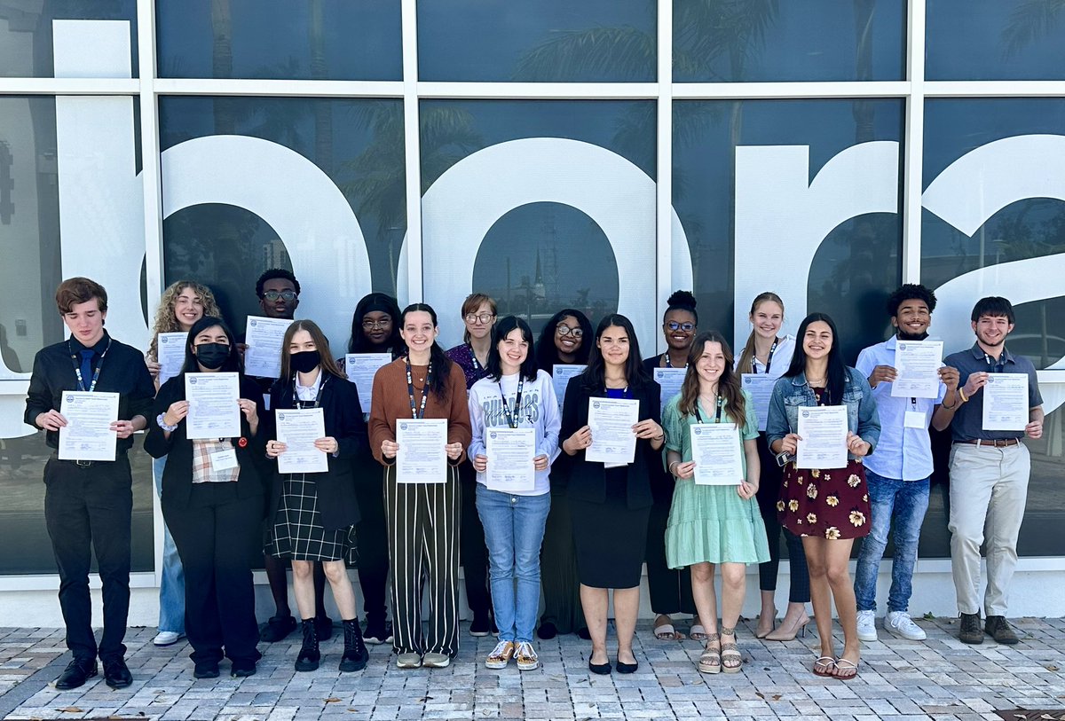 Introducing @LeeSchools’ FUTURE teachers! Teaching Academy students signed Talent Reservations today at Building On Our Legacy. A Talent Reservation secures a teaching job for these students after a 4 year degree. @FortMyersHS @IdaBakerHS @RiverdaleRaider @lehighsenior