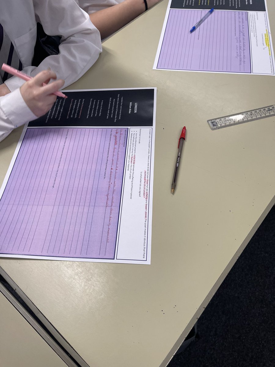 ValleyLAcademy's tweet photo. Year 11 working hard in after school retrieval practice of core knowledge #LearnLikeAStar @StarAcademies https://t.co/SQyqWrosFp