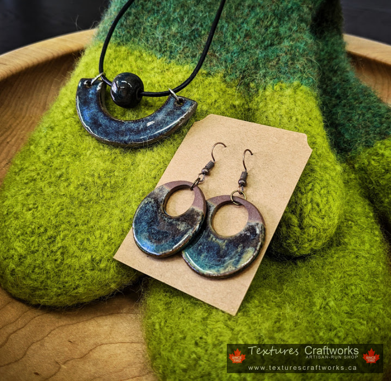 Textures Craftworks (@texturescrafts) on Twitter photo Luscious #colour and texture #TexturesCraftworks est. 1983! <a href="/LockeStShops/">Locke Street Shops</a>
#feltedmittens #felting #colourpop #colourful #handmade #HamOnt #gifts #handcrafted #local #artisan #jewellery #jewellerydesigner #knitting #handknit #pottery #knitted #mittens #mitts #fashion #accessories Luscious #colour and texture #TexturesCraftworks est. 1983! <a href="/LockeStShops/">Locke Street Shops</a>
#feltedmittens #felting #colourpop #colourful #handmade #HamOnt #gifts #handcrafted #local #artisan #jewellery #jewellerydesigner #knitting #handknit #pottery #knitted #mittens #mitts #fashion #accessories