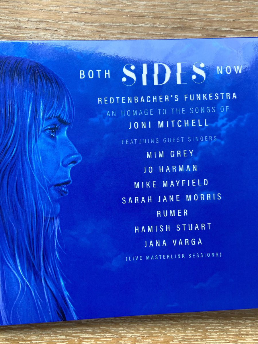 mimgrey's tweet photo. Having a glass of vino & listening to this beautiful album. Feelin rather chuffed โบ๏ธ #jonimitchell #rumer #mimgrey #hamishstuart #mikemayfield #sarahjanemorris #joharman #janavarga #masterlinksessions https://t.co/3CRzcdLe6Z