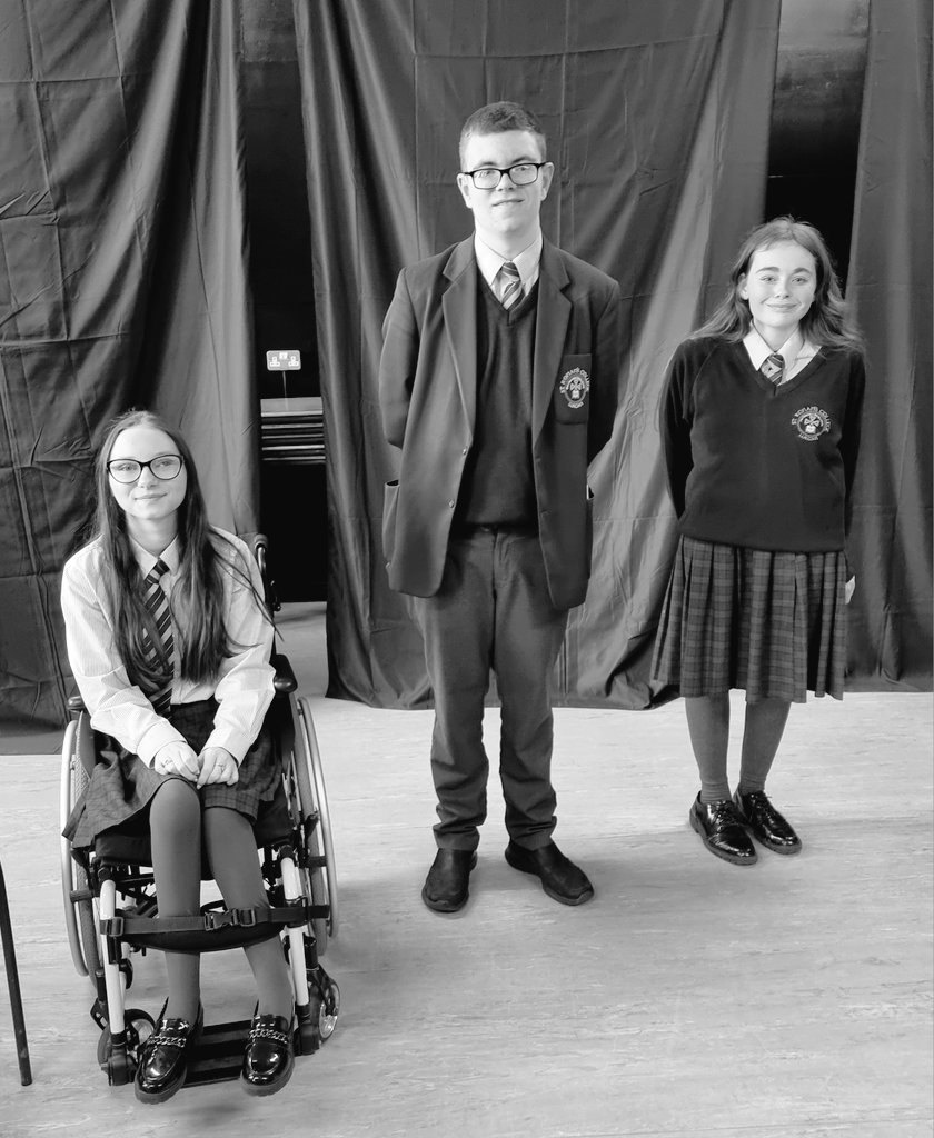 Huge congratulations to our GCSE Drama students on the completion of their scripted performance pieces. Brilliant performances 👏 👌 #sparkleshark #roughgirls <a href="/StRonans1/">St Ronan's College</a>