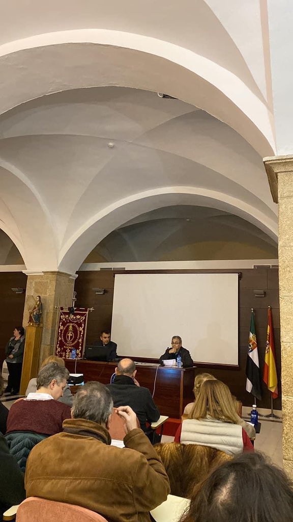 CDescendimiento's tweet photo. Comienza en estos momentos la VIII Conferencia de Cuaresma organizada por la Unión de Cofradías y Hermandades Penitenciales de Plasencia a cargo del Excmo. y Rvdmo. Sr. D. Ernesto Brotons Tena, Obispo de la Diócesis de Plasencia. https://t.co/LL4XB0T9mx