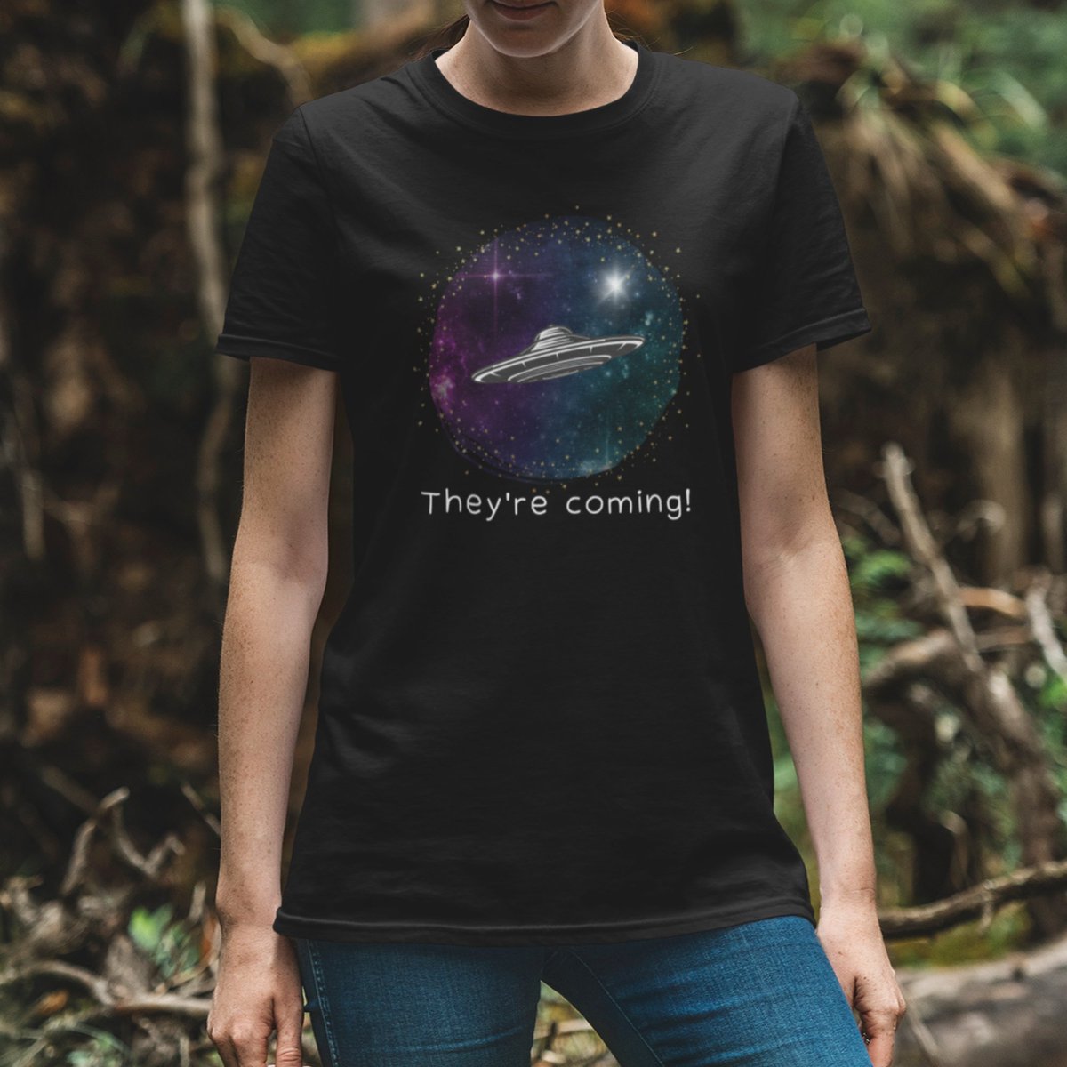 They're Coming T-Shirt etsy.me/3lOIUIY #aliens #space #flying #ufo #theyrecoming #phoniczoomdesign