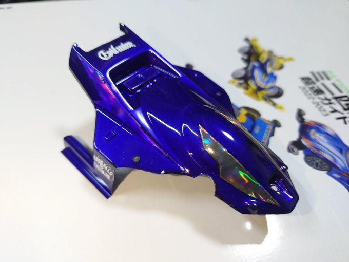 塗装とホログラムシールも貼れた〜綺麗ね〜 