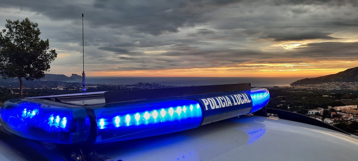 #NaNitNucía,  Nuestras patrullas de turno de noche se encuentran patrullando las urbanizaciones y casco urbano,preservando nuestra seguridad, como decía Piaget "Enseñar significa crear situaciones donde las estructuras pueden ser descubiertas".  #NaNit &amp; #sweedreams.