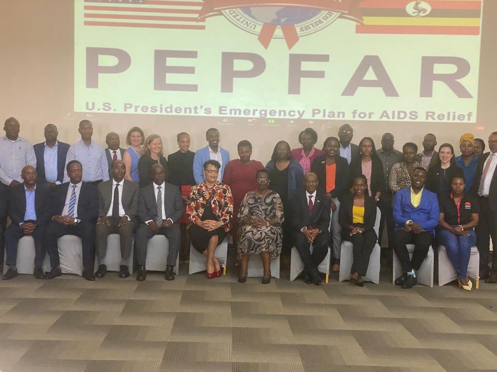 PomuUganda's tweet photo. #EarlierOn
In the PEPFAR Retreat in Kampala today, @MinofHealthUG @JaneRuth_Aceng has asked @PEPFAR, GFATM and other ADPs to design and support programs for and by men.
Thanks to the AGYW support but you need not to leave men behind," she said. https://t.co/m2Yysi2QOL