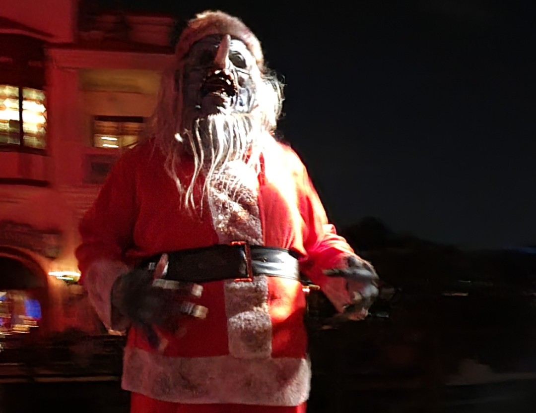 Hallowed_Horror's tweet image. What did you think about the #CryptTV scare zone from #HHN30? 

This wasn't my favorite zone from the year but the scare actors did a great job every single time I walked through.