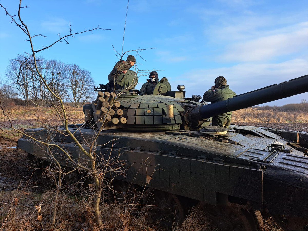 A few interesting ones📸of 🇵🇱PT91 Twardy. 
Still on the 🇵🇱training grounds, but probably won't stay there for a long time.
📸Source: 16DZ/Facebook