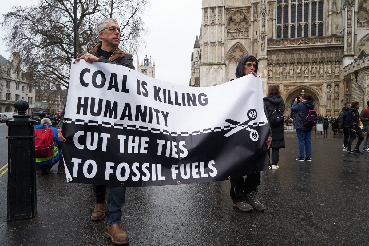 Some from XR Horsham were able to join @CClimateAction in their Walk of Lament for the proposed West Cumbria coal mine. Walked from Parliament Square via Dept for Levelling Up, Housing &amp; Communities, to Javelin Global Commodities (who have agreed to purchase the coal).
#NoToCoal
