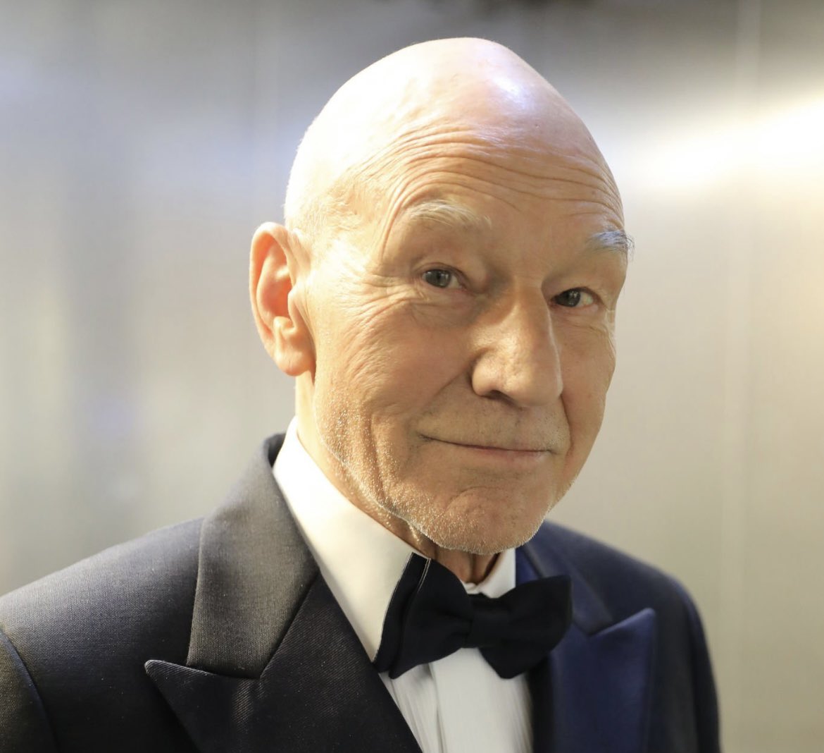 Herr_Ikithon's tweet photo. Puppy face 🥰 #SirPatrick https://t.co/ZKsP7swUw1
