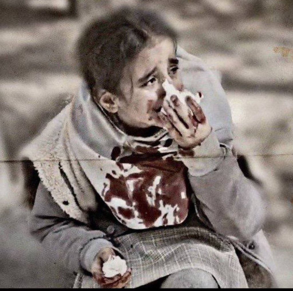 1spring_girl's tweet photo. کمترین کمکی که میتونیم فعلا به #سارا_شیرازی که ج.ا تهدیدش کرده ترند کردن اسمشه، اینجوری جرات ندارن سمت این طفل معصوم برن اسمش رو منشن کن
#مهسا_امینی https://t.co/HxgYELJusL