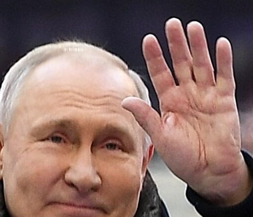 Хироманты в ленте есть? Что там у деда с линией жизни?