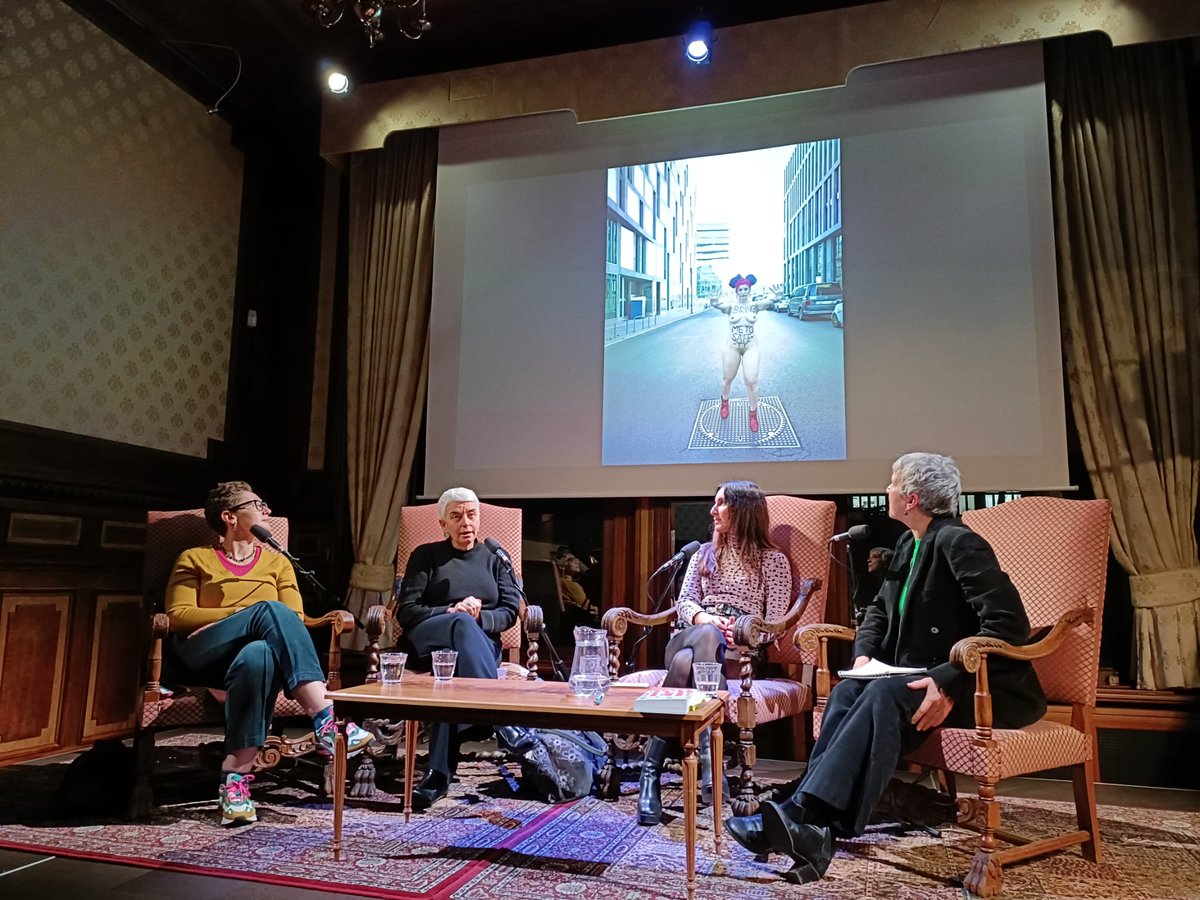 Nu aan de gang: een interessant gesprek over het hedendaagse Joodse Berlijn met journaliste Sandra Rottenberg, schrijver Mirna Funk, antropoloog Dani Kranz en de directeur van het Joods Museum in Berlijn, Hetty Berg. In samenwerking met @jckamsterdam en <a href="/GI_Niederlande/">Goethe-Institut NL</a>
