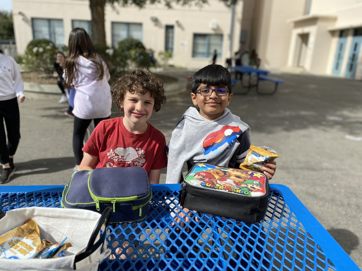 KeppelVAPA's tweet photo. Ms. Tonoli and Dr. Hakopian have had a few fun Lunch with Principal dates lately. Thanks to all the students Amelia, Aarav and Sebastian for using their Keppel Cards to spend time with us. #pbis @GlendaleUSD https://t.co/uyCCfSELAa