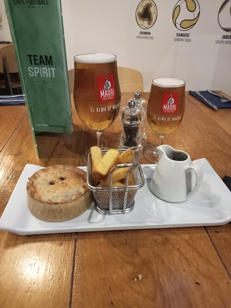 Decent bit of grub at @cafefootballuk 
Also a wee cheeky half pint complimentary after mix up. Sometimes it's the small Things that make a difference. Cheers for good customer service.
#cafefootball #hotelfootball #Manchester