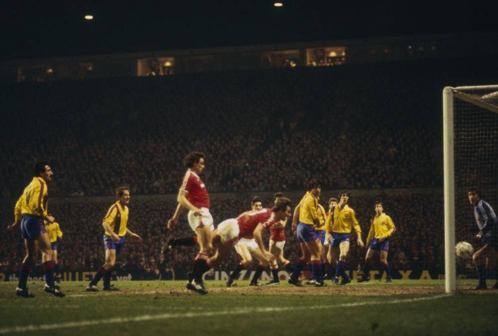 UtdBeforFergie's tweet photo. Big European night?... Barcelona at Old Trafford?..... under the floodlights?.... winners go through to the next round? Wait, haven't we been here before? #mufc https://t.co/603iQugL7Z