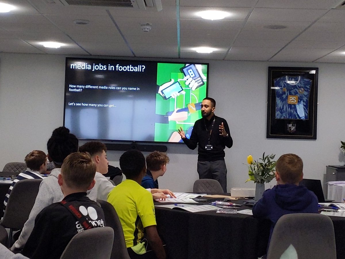 DigDeepEd's tweet image. An excellent first day with a cracking group of students from @StMargaretWard at @OfficialPVFC they were outstanding and a real credit to their school. 
Looking forward to tomorrow 😎
#DigDeep &amp;amp; #BeValiant