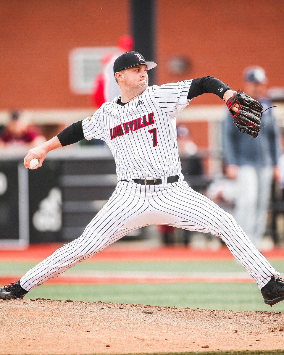 M2 | <a href="/kade_grundy/">Kade Grundy</a> takes over and handles the second.

Cards 0, Musketeers 1

#GoCards
