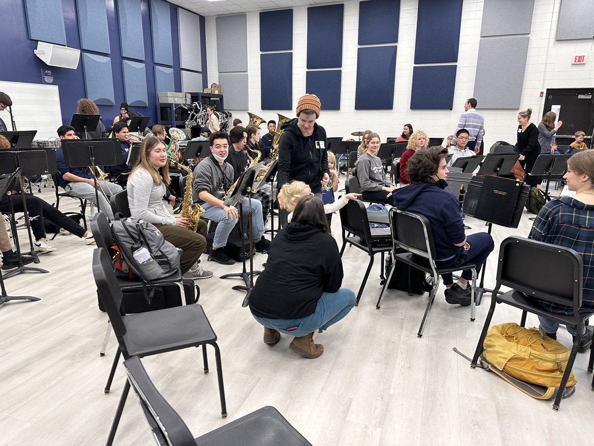 NNorthBands's tweet photo. Today we had the pleasure of welcoming students from The Hobson School to 2nd Period Band! We were so happy to show our young, future Huskies our instruments and even let them try out some percussion! https://t.co/WIqxv4QWEF