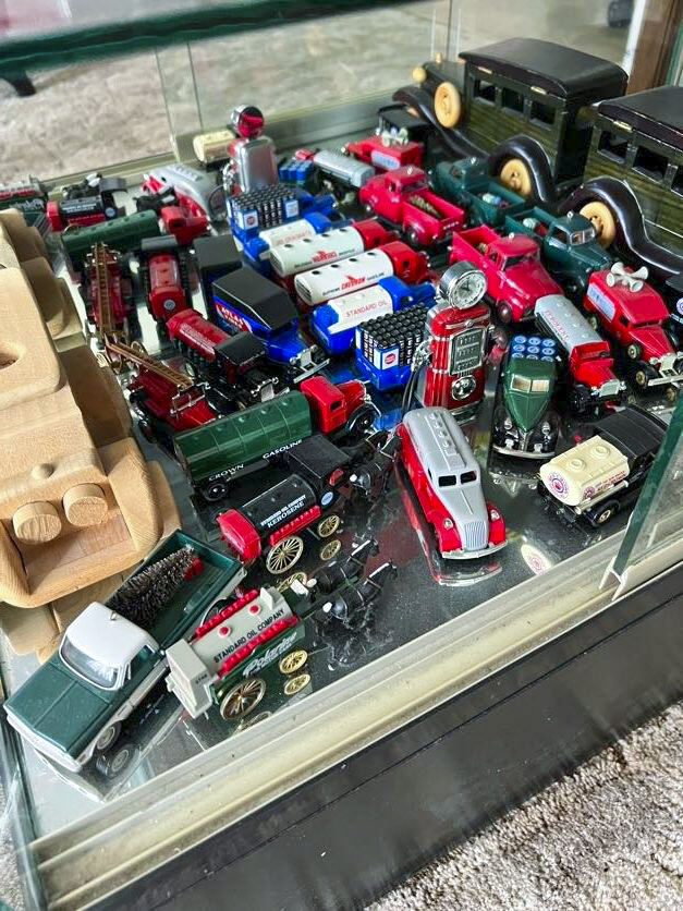 AaronSiepierski's tweet image. Heaven for toy car collectors! 😍

One of these pieces might complete your model car collection. So come visit us at 📍2070 Evona Wixom, MI 48393 before the sale ends on February 26.

See anything you want to grab? Let us know!

#modelcars #modelcarcollection #ilovecars #cartoys