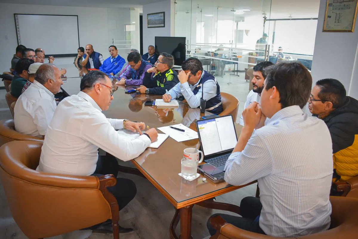 DavidOrteGomez's tweet photo. Duitama es un ejemplo nacional de diálogo con el gremio de taxistas: se logró la construcción colectiva de acuerdos en una mesa de concertación. 

Más información aquí 👇

https://t.co/8L6d07Ld2m https://t.co/RtB43XWJWw