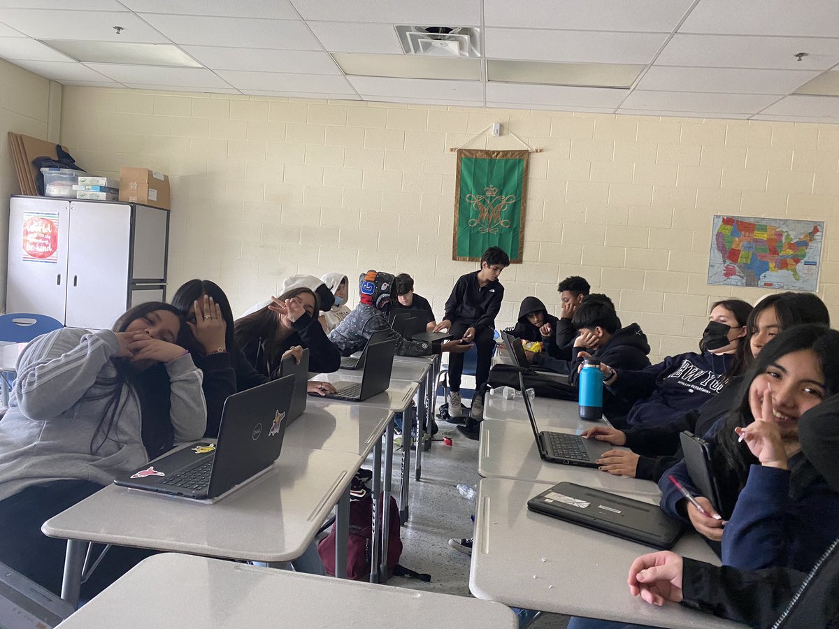 MsHSabol's tweet photo. The million dollar Sabol bucks have returned 😎 students took on the role of #Cabinet Secretaries and tried to convince President Sabol that their exec. dept. deserved another $1,000,000 in the budget! We had a lot of fun researching exec. branch agencies &amp; programs! #gmscivics https://t.co/1c7o1bdQyc