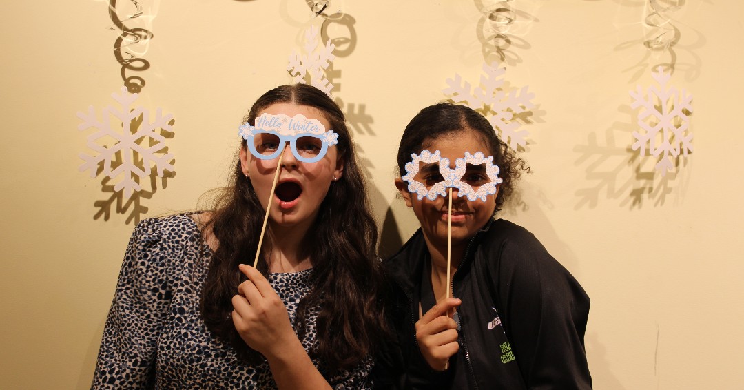 TheSienaSchool's tweet photo. Students danced and laughed the night away at the Snowball Dance ❄️ #SienaSilverSpring https://t.co/frB0euERz1
