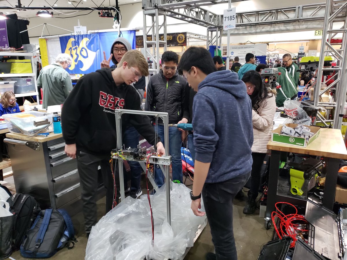 GlendoraUnified's tweet photo. Tartan Robotics at work #CTEweek https://t.co/Br8uV0JlN9
