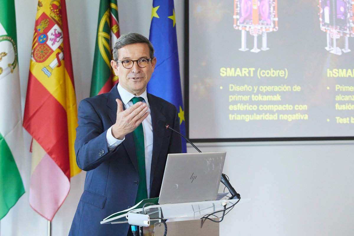ParadelaJSr's tweet photo. La capacidad de innovación en #Andalucía no tiene techo. El proyecto #Tokamak que impulsa la @unisevilla en el @PuertoDeSevilla con financiación de @AndaluciaJunta explora la fusión nuclear. El primer reactor compacto de España ha sido creado aquí. https://t.co/yZv6U87Xns