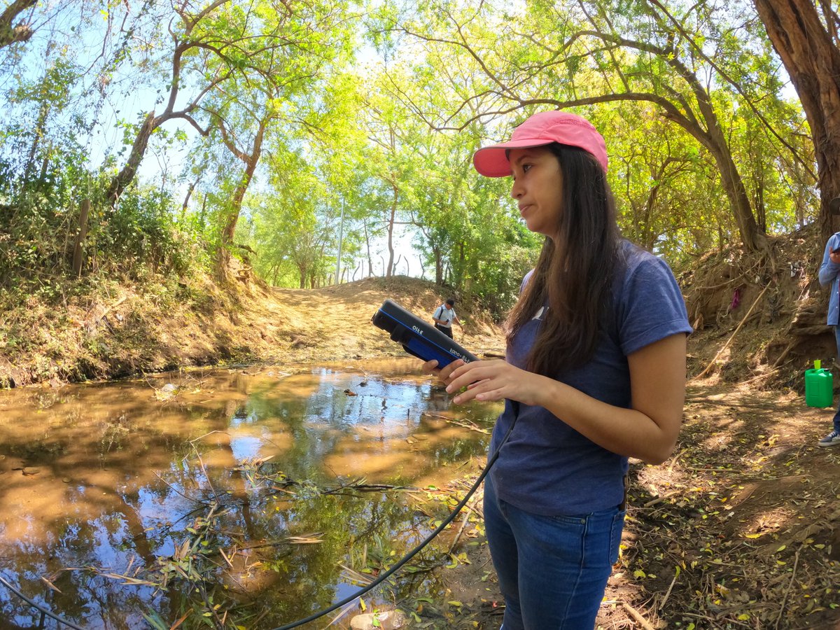 ICMARES_UES's tweet photo. En esta ocasión, se analizan parámetros de calidad del agua en los cinco ríos estudiados durante la ejecución del proyecto. https://t.co/RTefkA74Lo