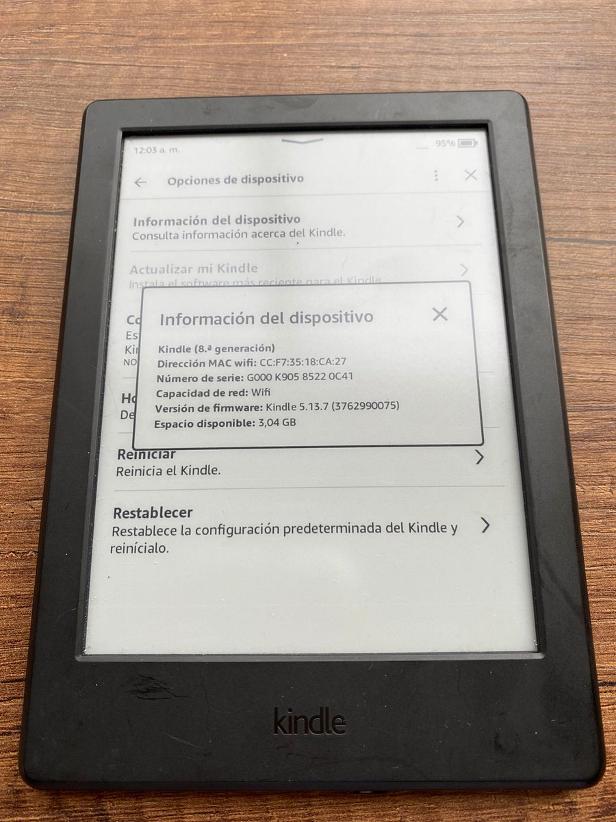 bailalalalala's tweet photo. SE VENDE Kindle amazon 8va generación 350.000$ POR FAVOR RT https://t.co/JBdCvHSFO0