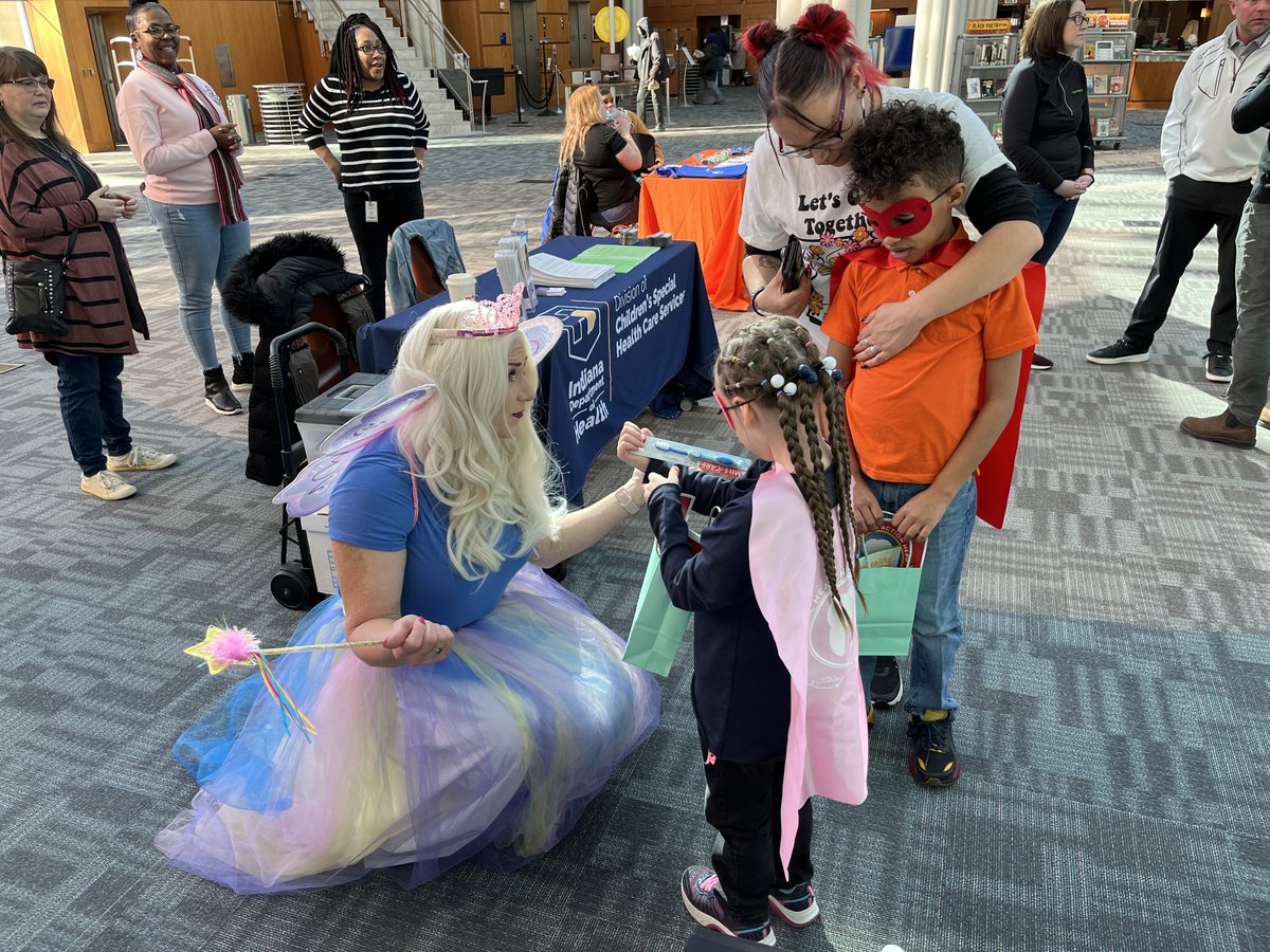DDFGivesBack's tweet photo. A8: @AmerToothfairy is hosting Storytime Smiles at public libraries across Michigan, Ohio and Indiana. Participating libraries will receive enough superhero-themed oral-health education kits to reach 30,000 children. #NCDHM #KidsTeeth #ToothChatter https://t.co/HcSXUytJm7