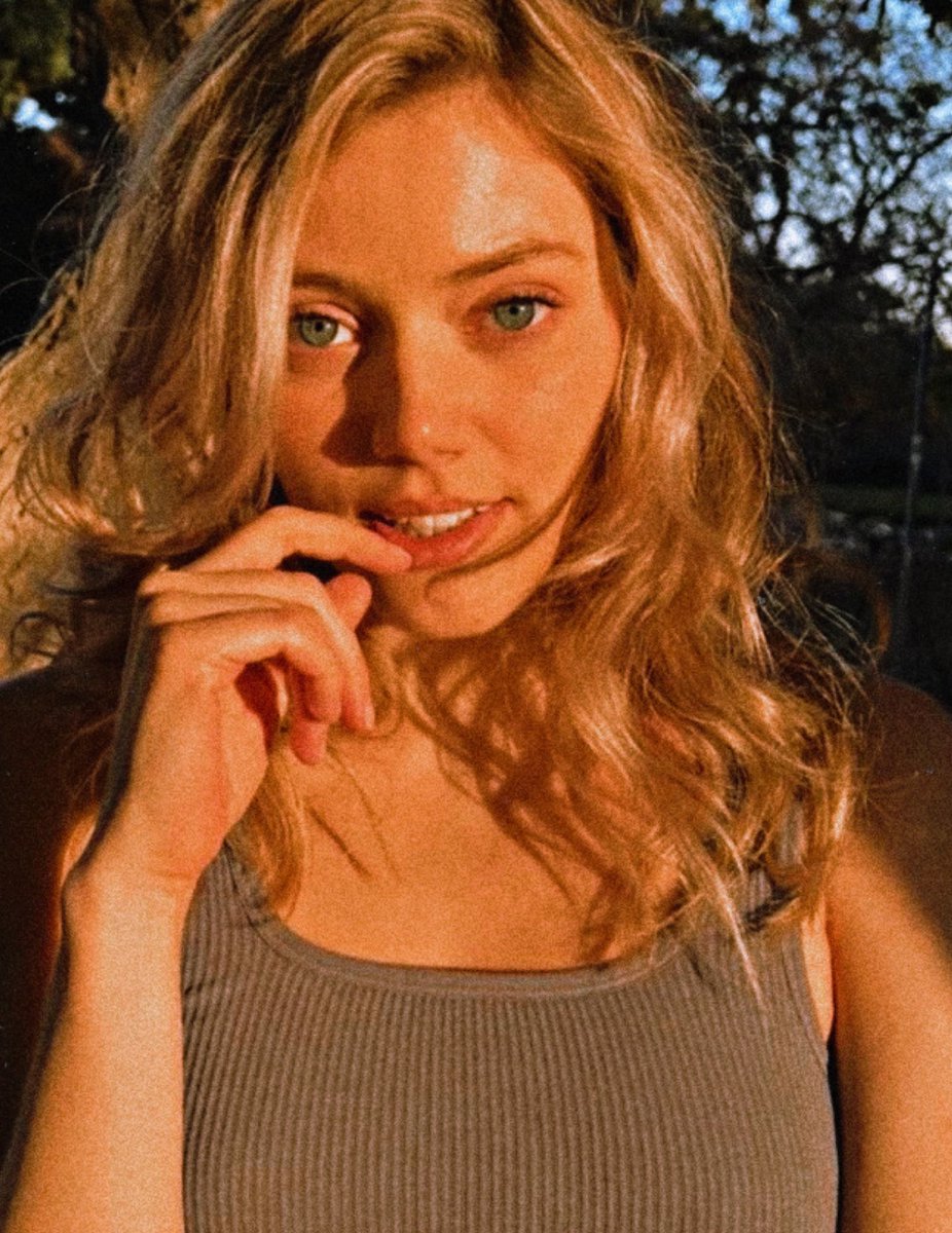 best of grace van dien on Twitter: "still so proud of her! grace + harper wilde 🪺🤍"