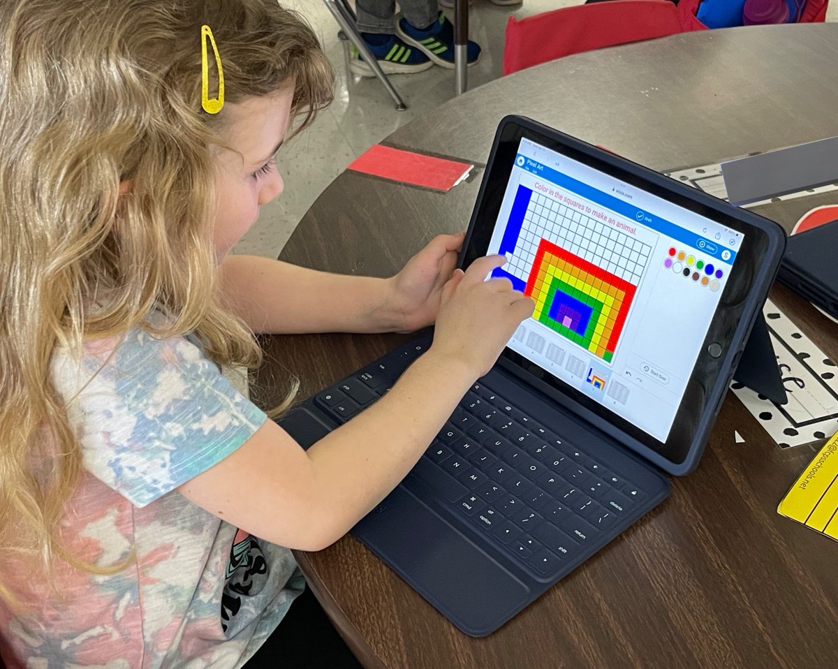 Pixel art in Wixie with our kinders today! Started with some guided pages to get the hang of how pixel art works, then create your own! #fcpssbts #wixie #creativethinkers