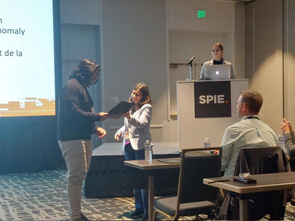 Congratulations to <a href="/HassanalyRavi/">rhassana</a> for Runner up Best Poster Award at #SPIEMedicalImaging (PhD supervisor: <a href="/NinonBurgos/">Ninon Burgos</a>) <a href="/AramisLabParis/">ARAMISLAB</a> <a href="/SPIEtweets/">SPIE</a> ! Well done Ravi!