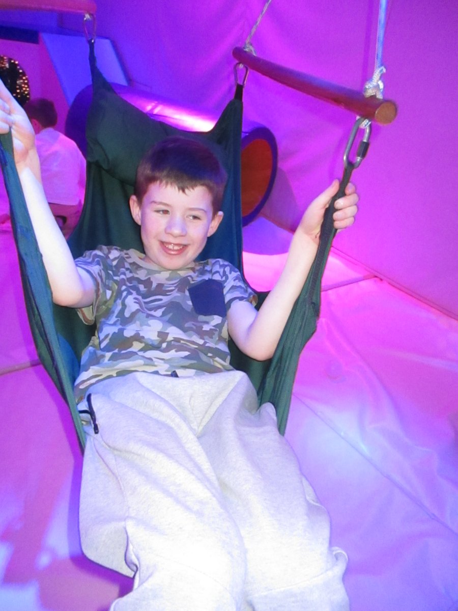 2W_MrsWalsh's tweet photo. Happy, smiling, children at the Space Centre! https://t.co/X15pKs5sXm