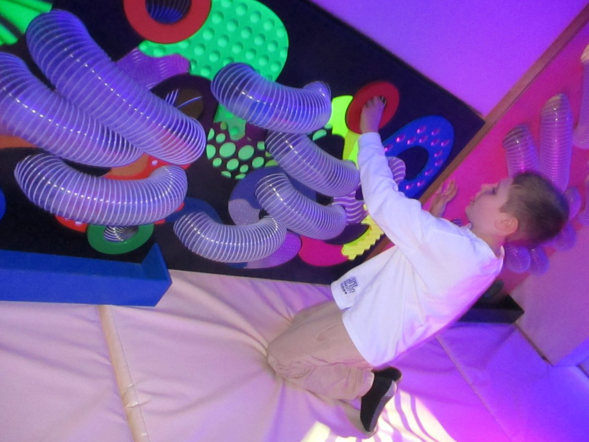 2W_MrsWalsh's tweet photo. Happy, smiling, children at the Space Centre! https://t.co/X15pKs5sXm