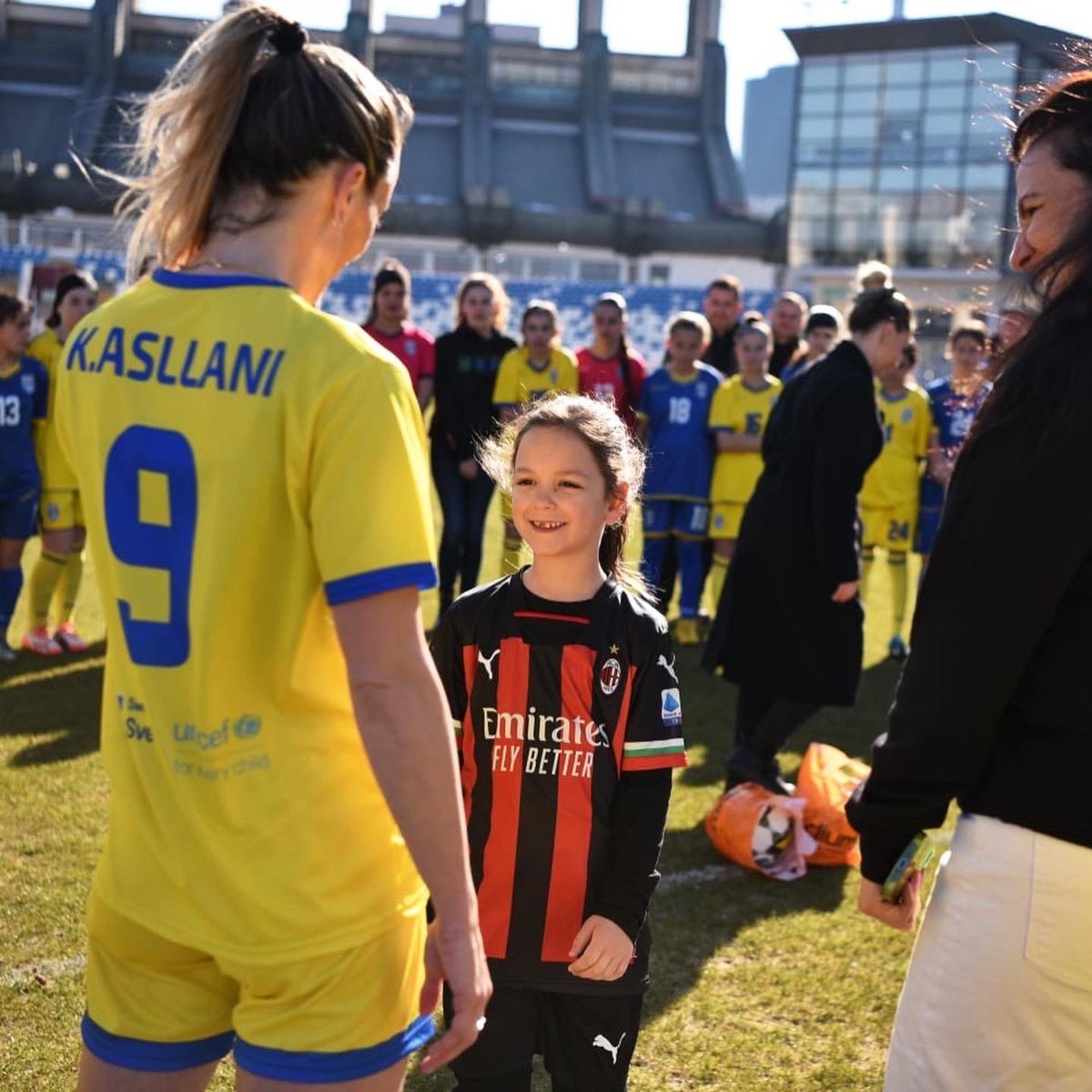 KosovareAsllani's tweet photo. Smiles are contagious ✨ https://t.co/tRGtdjpk0B