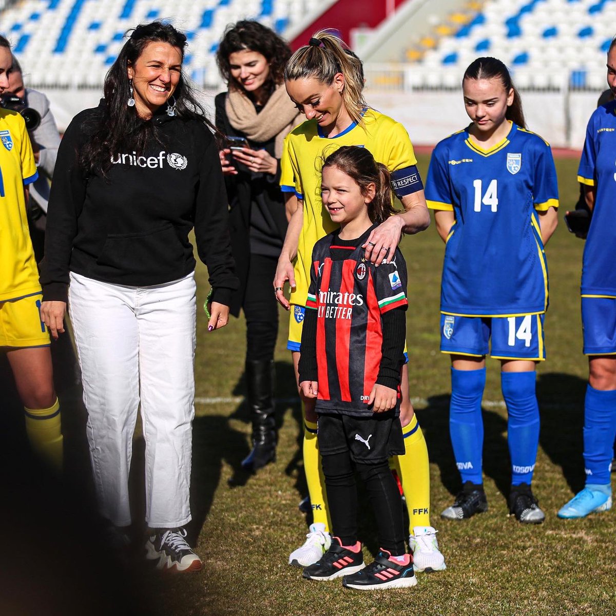 KosovareAsllani's tweet photo. Smiles are contagious ✨ https://t.co/tRGtdjpk0B
